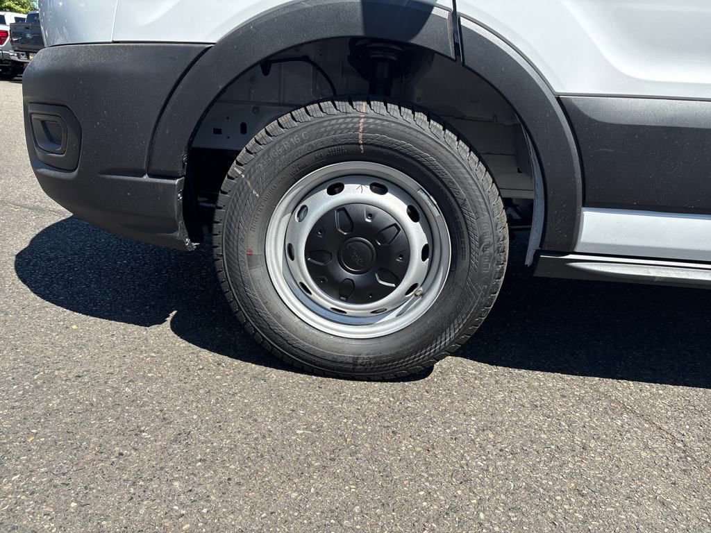 New 2025 Ford Transit 150 148 Medium Roof w/ Load Area Protection Package image 31