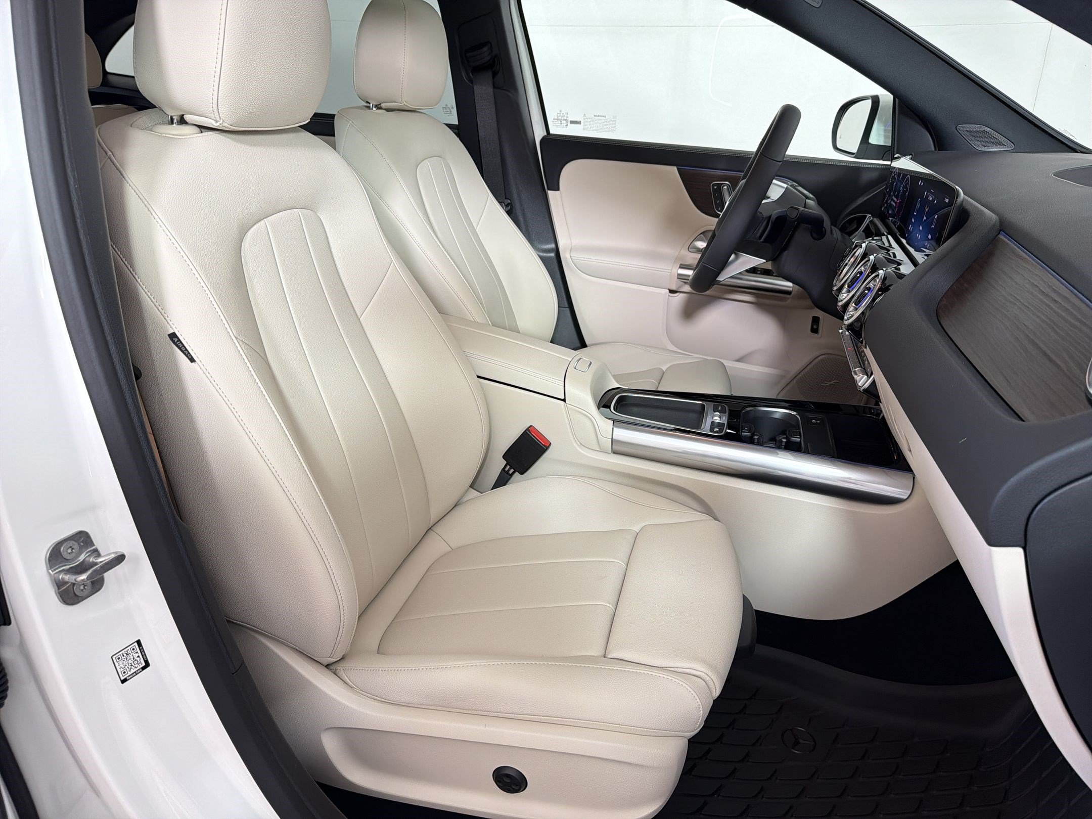 Used 2026 Mercedes-Benz GLA 250 4MATIC image 30