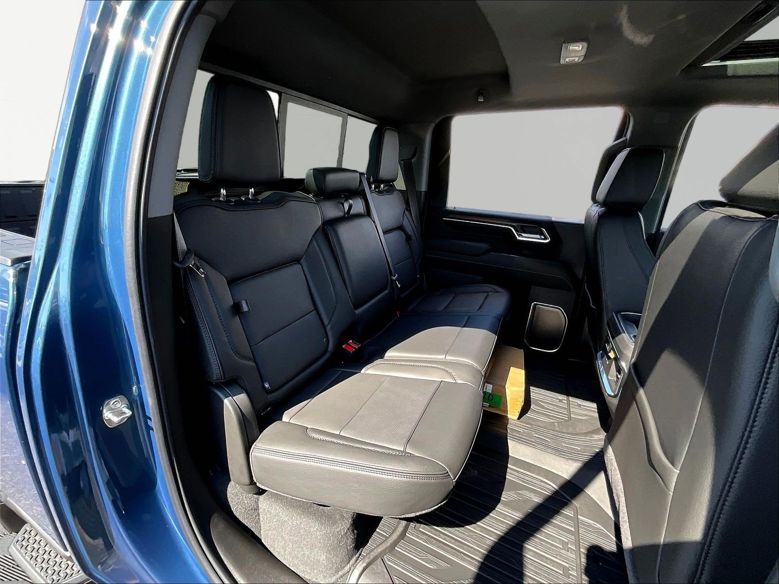 New 2026 GMC Sierra 3500 Denali w/ Denali Reserve Package AWD/4WD image 20