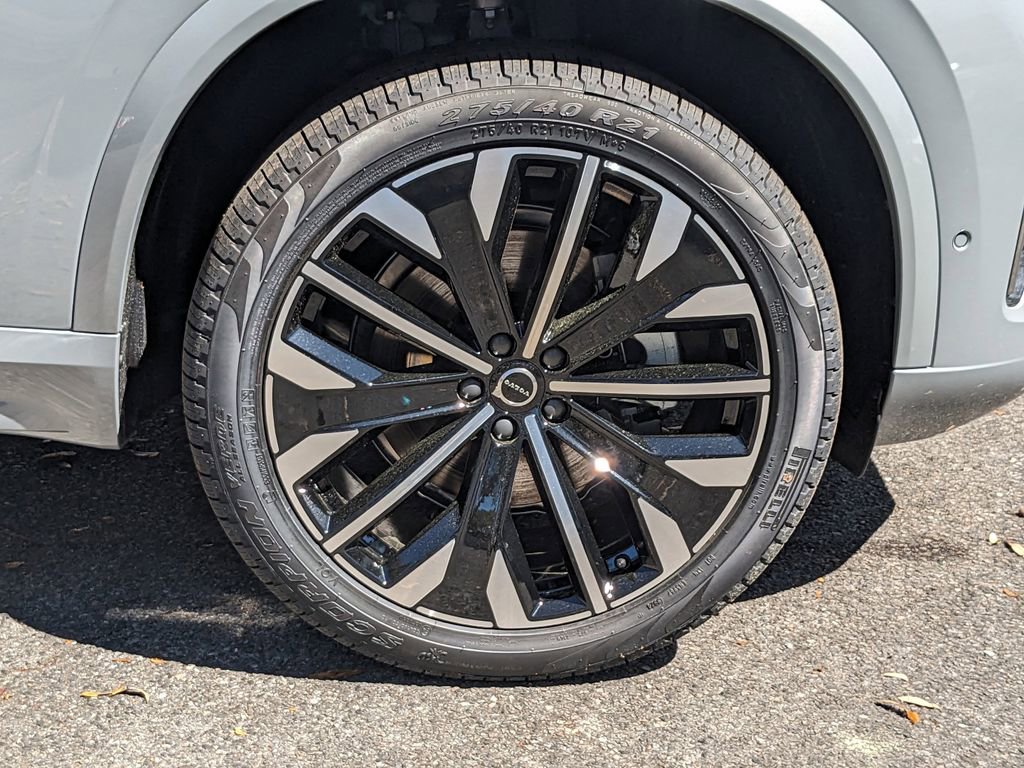 New 2025 Volvo XC90 B6 Plus image 12