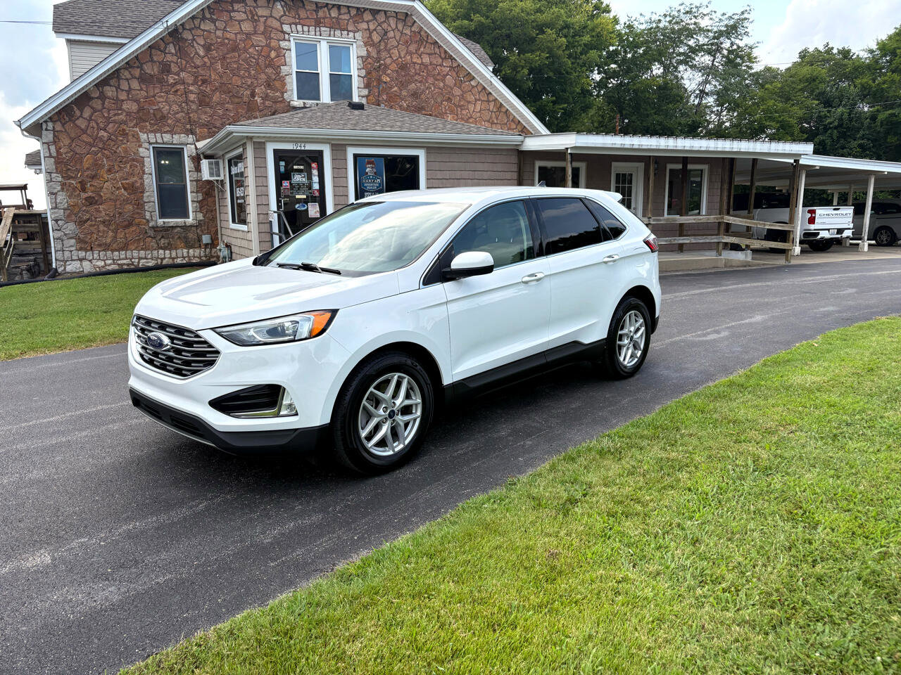 Used 2021 Ford Edge SEL w/ Convenience Package image 1