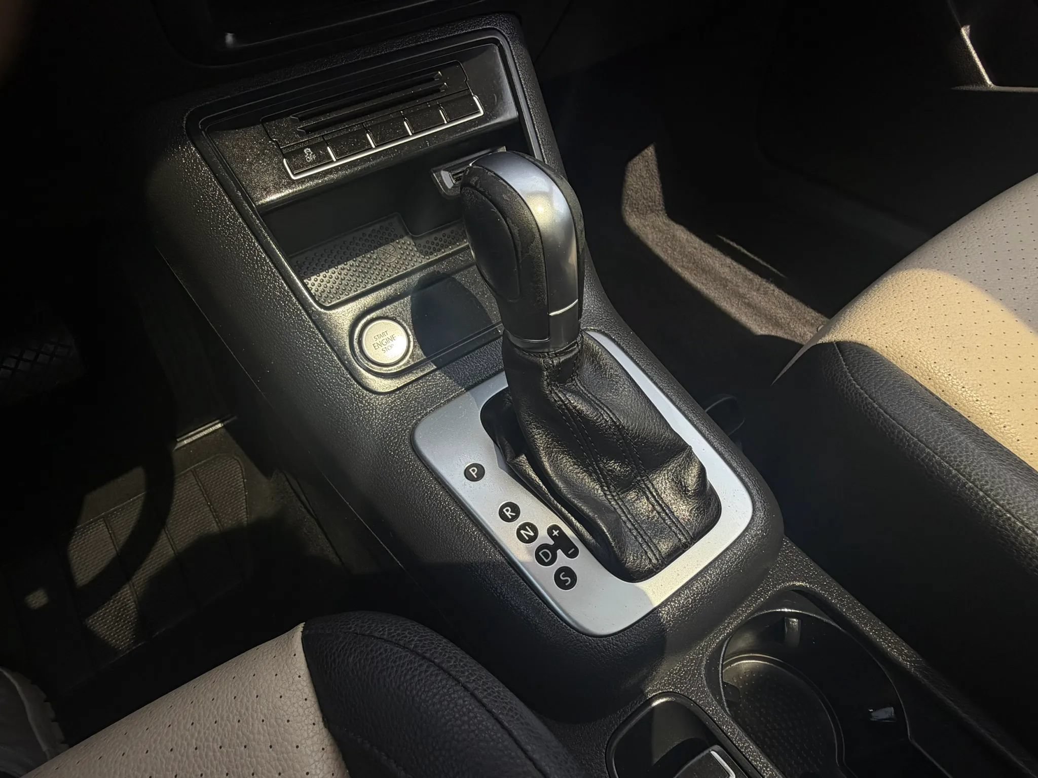 Used 2017 Volkswagen Tiguan Wolfsburg Edition FWD image 25