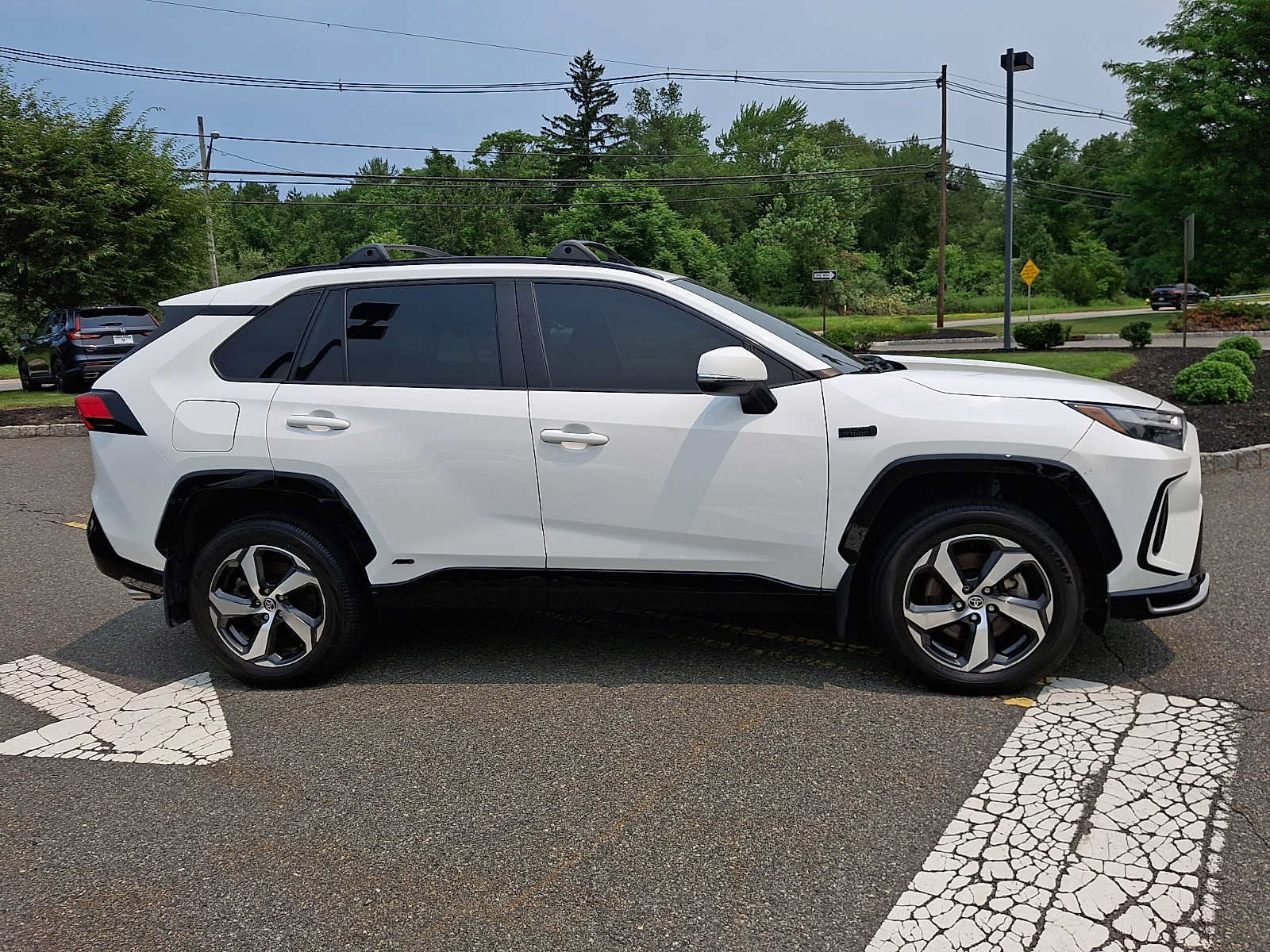 Used 2023 Toyota RAV4 SE w/ Weather & Moonroof Package AWD/4WD image 8