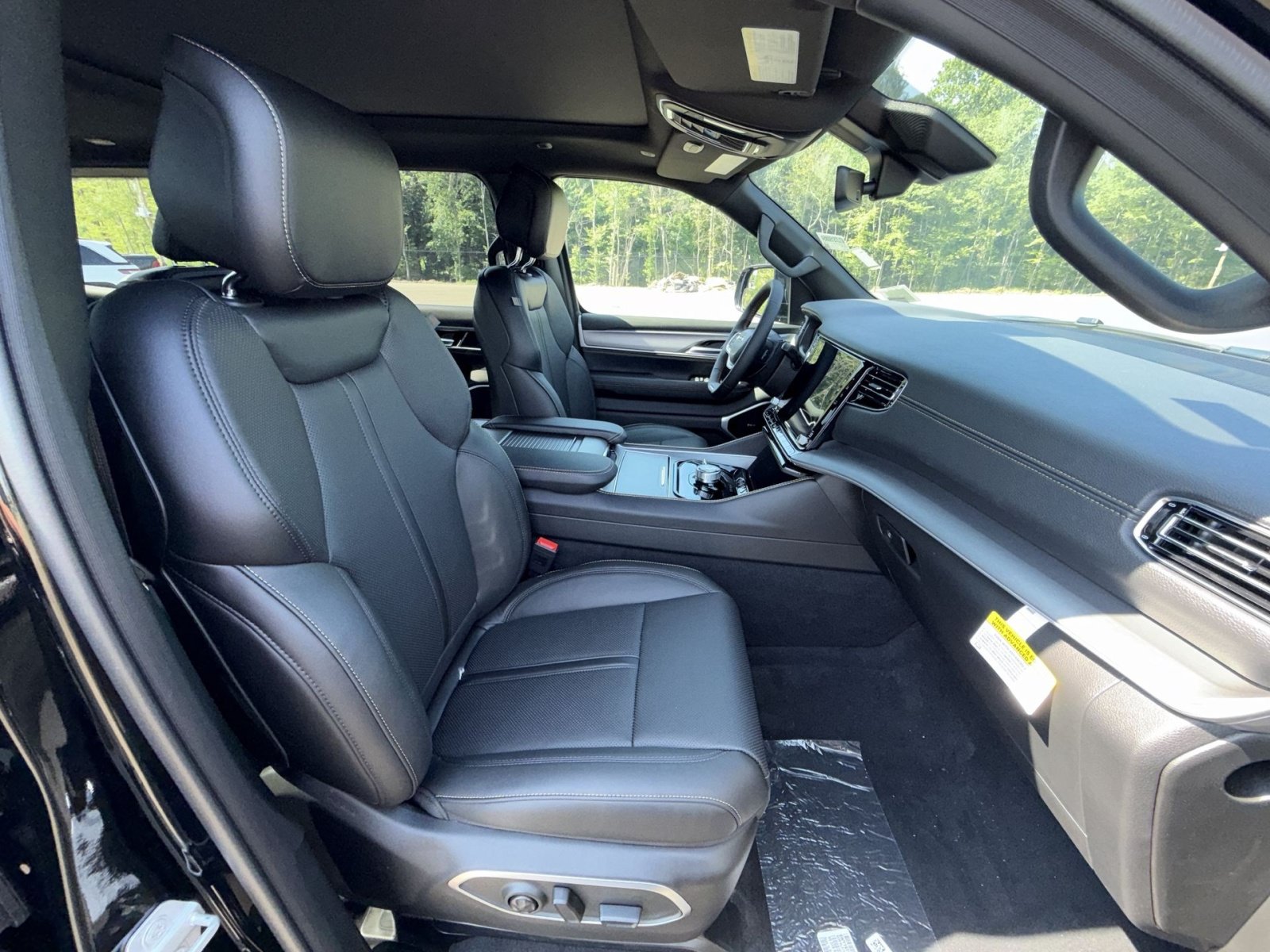 New 2026 Jeep Grand Wagoneer 4WD image 28