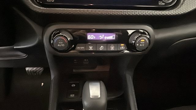 Used 2021 Nissan Kicks SV FWD image 23