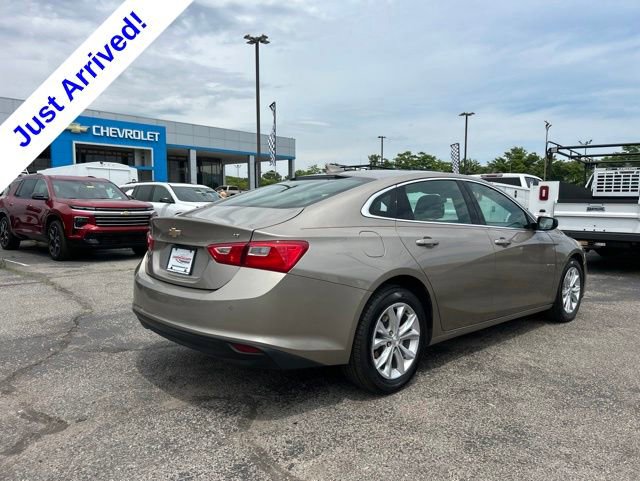 Used 2024 Chevrolet Malibu LT FWD image 3