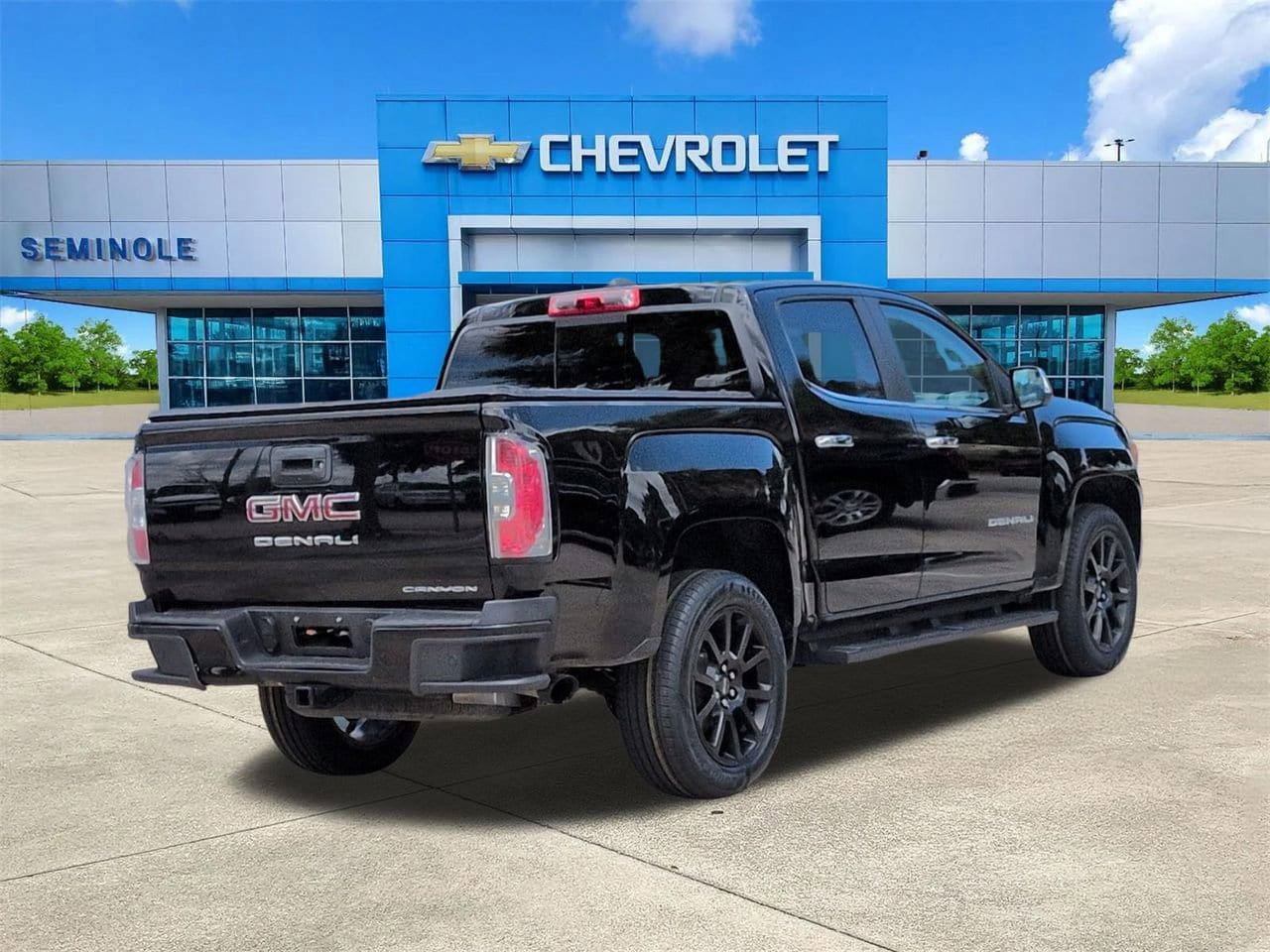 Used 2022 GMC Canyon Denali w/ Denali Black Edition Package AWD/4WD image 5