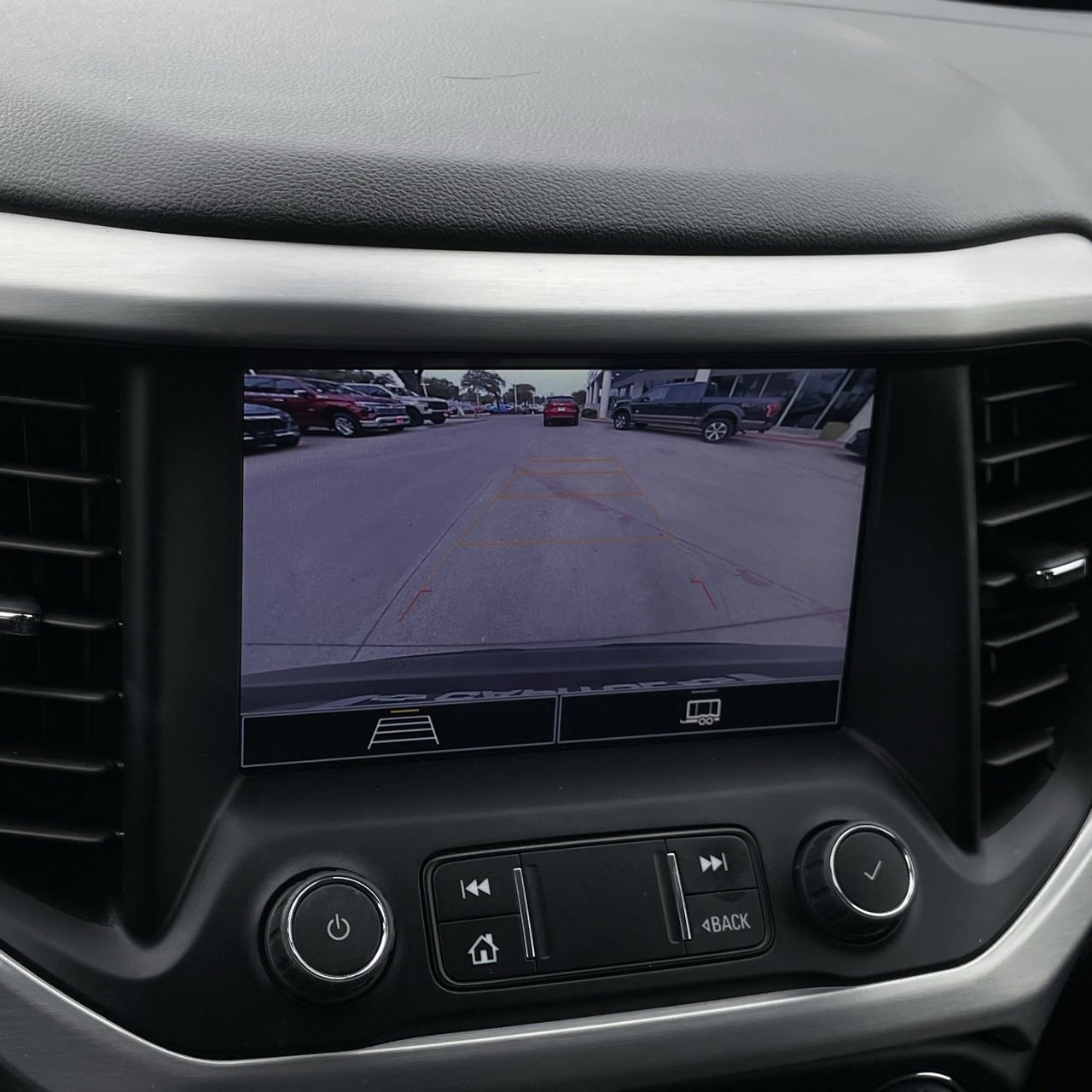 Used 2023 GMC Acadia SLE w/ Driver Convenience Package image 19
