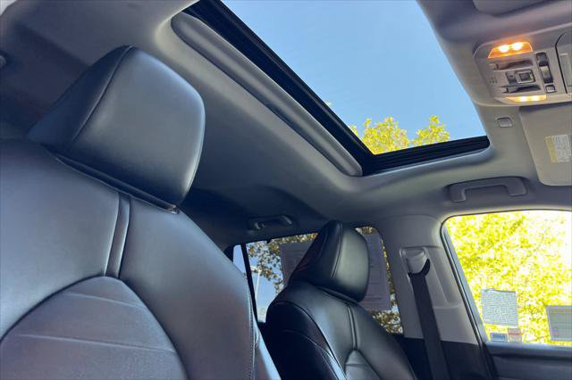 Certified 2021 Toyota Highlander XLE AWD/4WD image 19