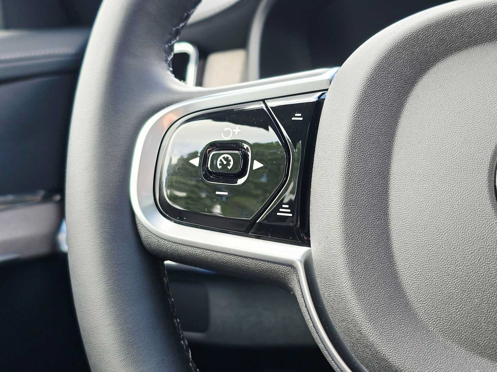 New 2026 Volvo XC90 B6 Plus w/ Protection Package AWD/4WD image 29