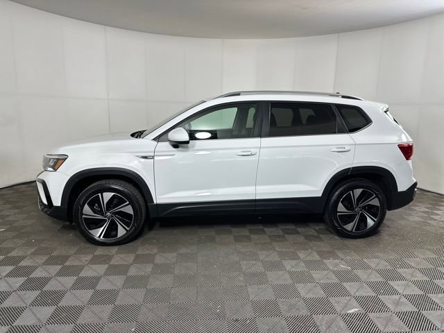 Used 2024 Volkswagen Taos SE image 6