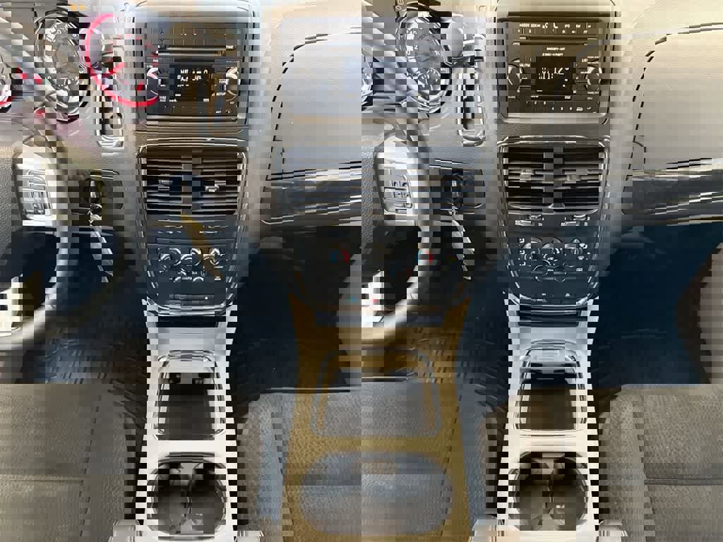 Used 2015 Dodge Grand Caravan SXT w/ UConnect Hands-Free Group image 28