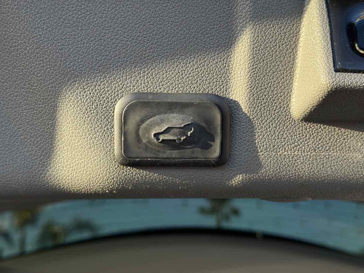 Used 2014 GMC Acadia SLE image 11