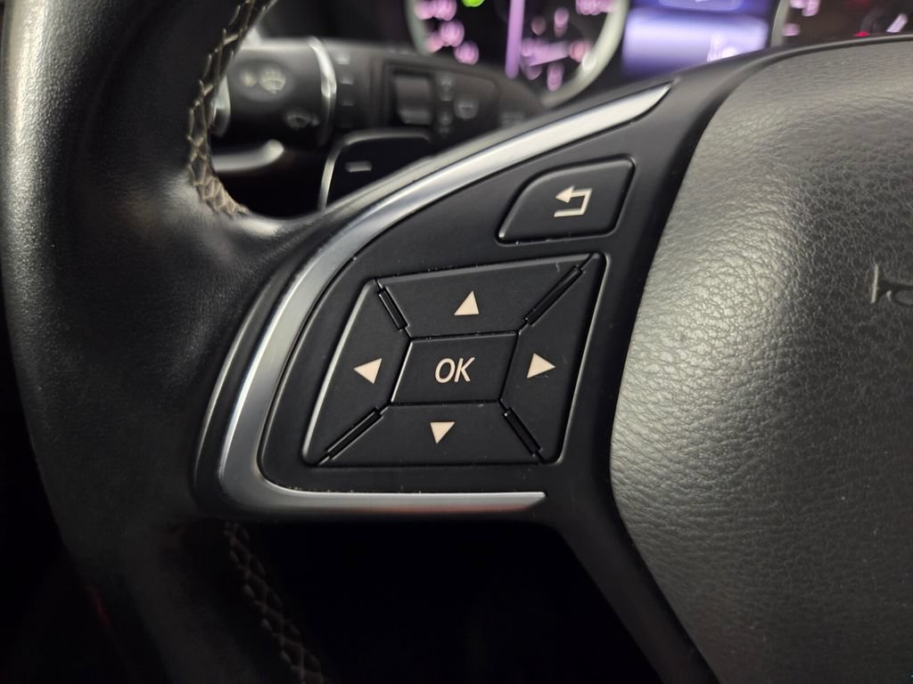 Used 2018 INFINITI QX30 Sport w/ Sport Leather Package FWD image 17