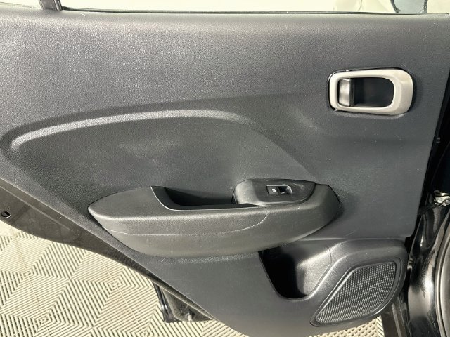 Used 2026 Hyundai Venue SE FWD image 22