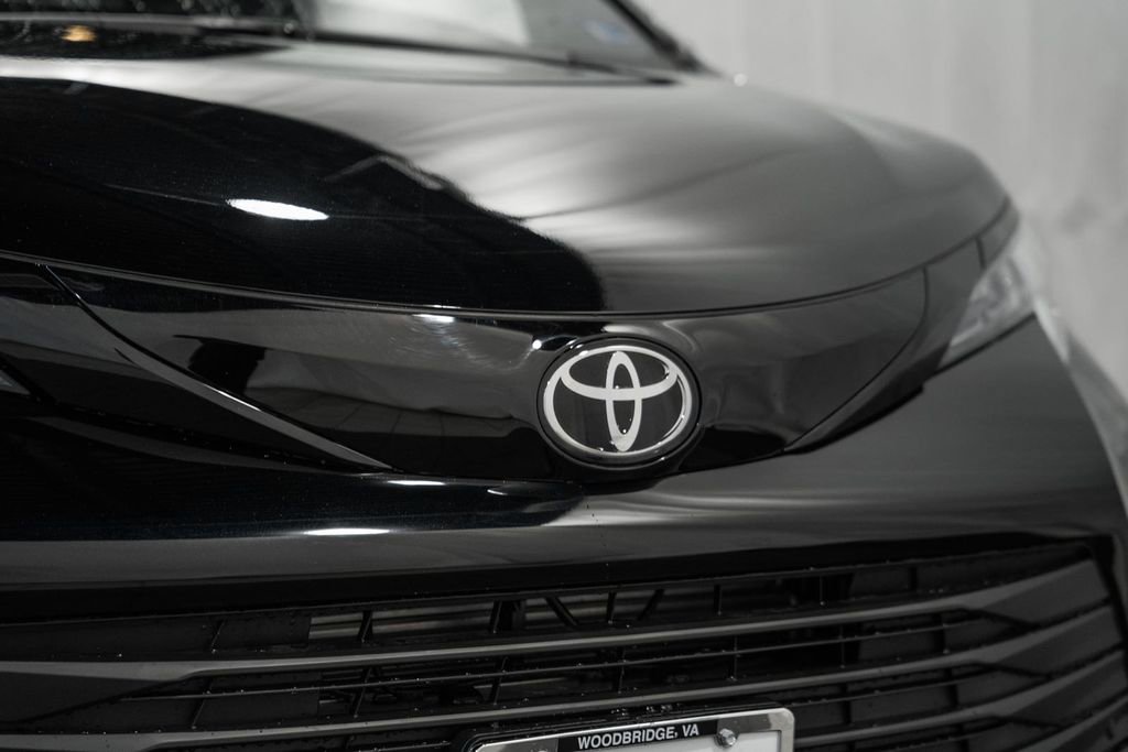 New 2026 Toyota Sienna XLE Woodland Edition image 11