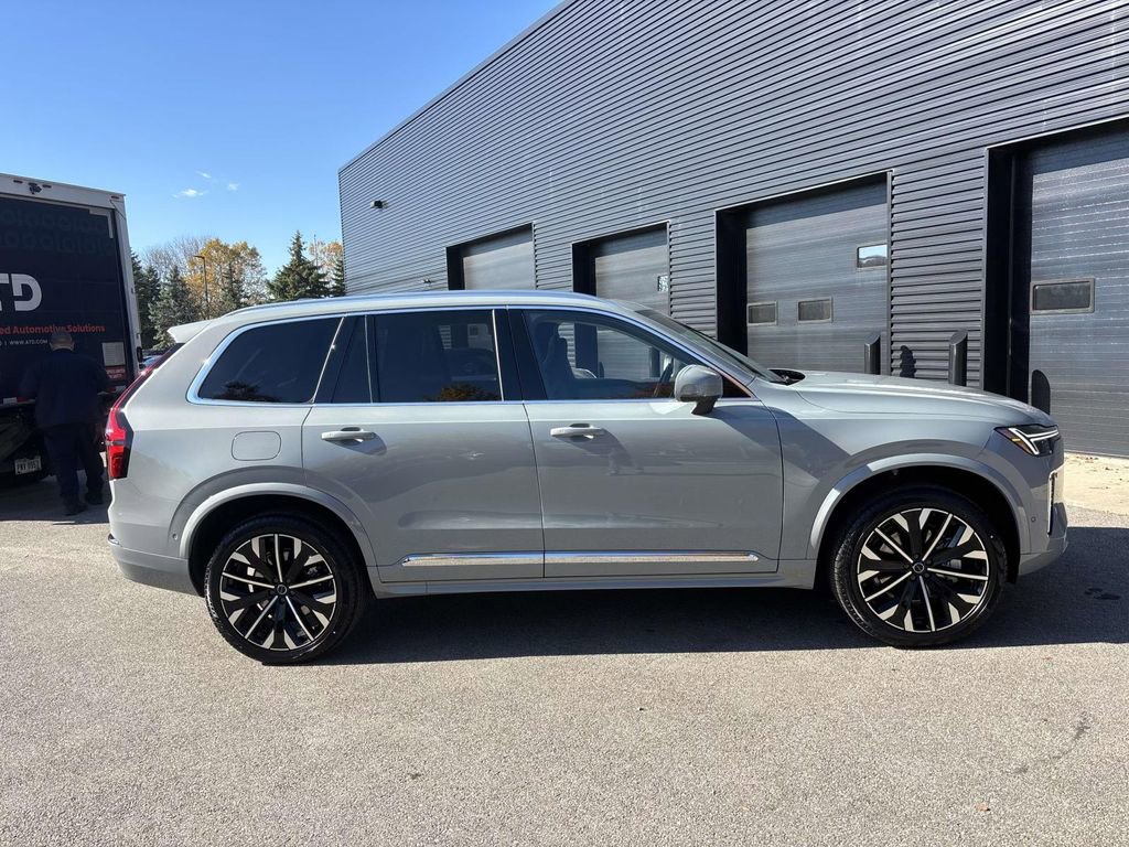 New 2026 Volvo XC90 B6 Plus w/ Protection Package Premier image 8