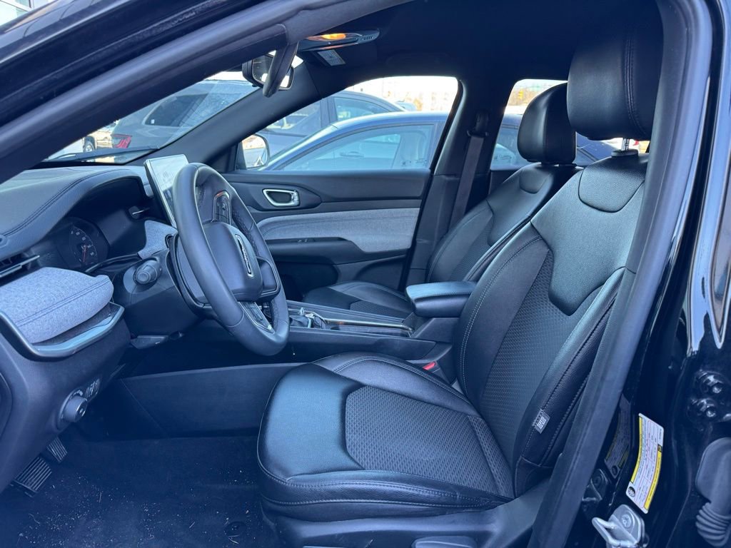 Used 2024 Jeep Compass Latitude w/ Altitude Special Edition image 10