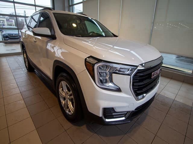 Certified 2023 GMC Terrain SLE w/ Driver Convenience Package image 5
