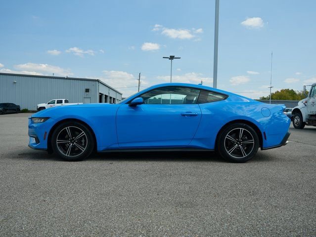 Used 2024 Ford Mustang Premium image 4