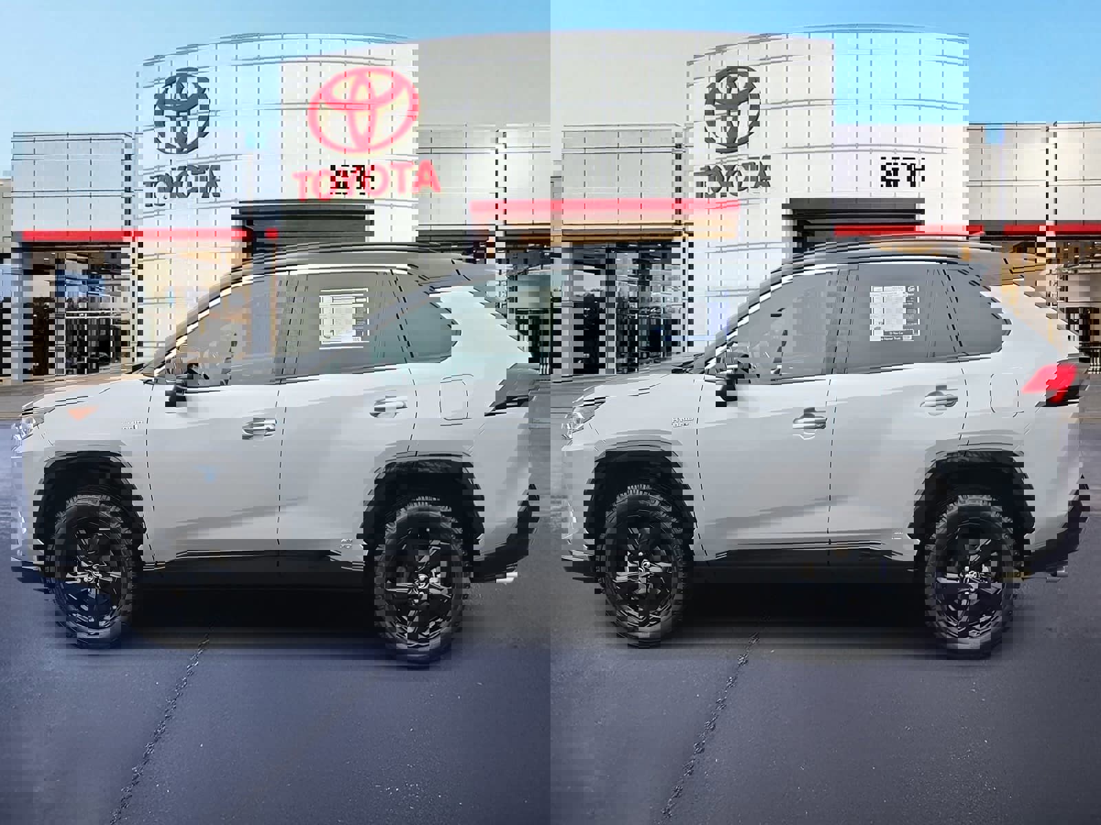 Used 2019 Toyota RAV4 XSE w/ XSE Weather Package image 8