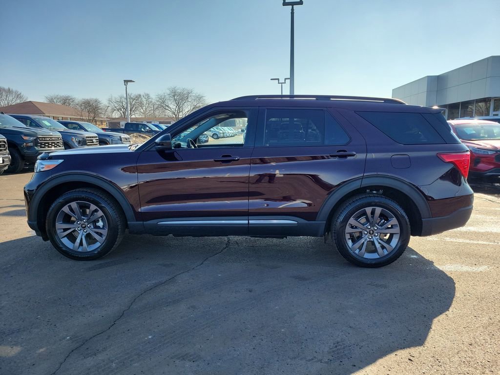 Certified 2023 Ford Explorer XLT w/ Equipment Group 202A image 7