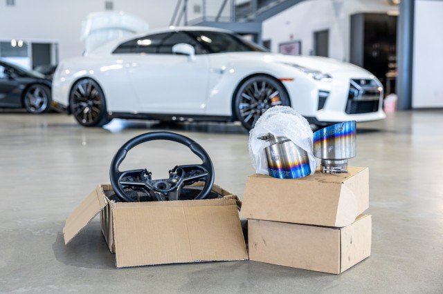 Used 2023 Nissan GT-R Premium w/ Premium Interior Package AWD/4WD image 25