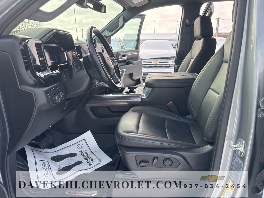 Used 2025 Chevrolet Silverado 3500 LTZ w/ LTZ Plus Package image 12