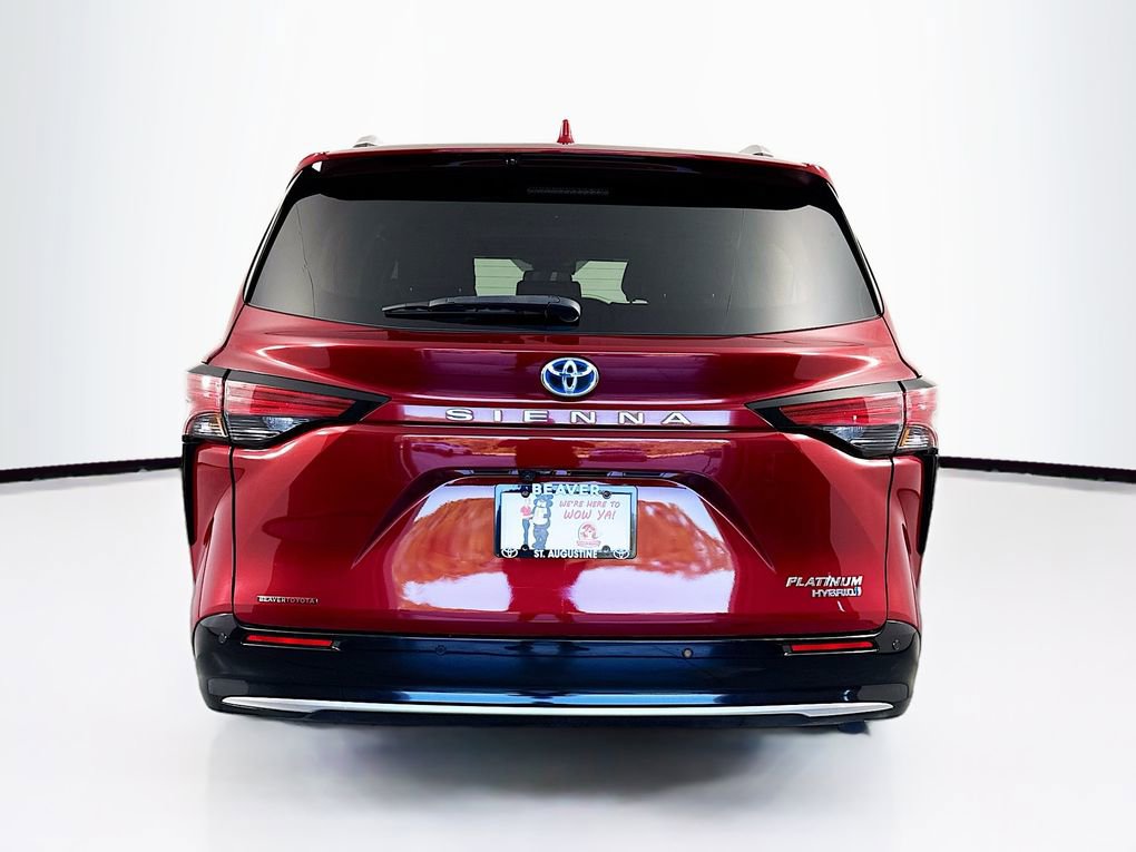 Used 2024 Toyota Sienna Platinum FWD image 8