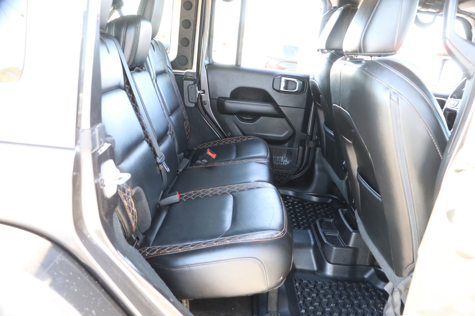 Used 2020 Jeep Wrangler Unlimited Sahara AWD/4WD image 30