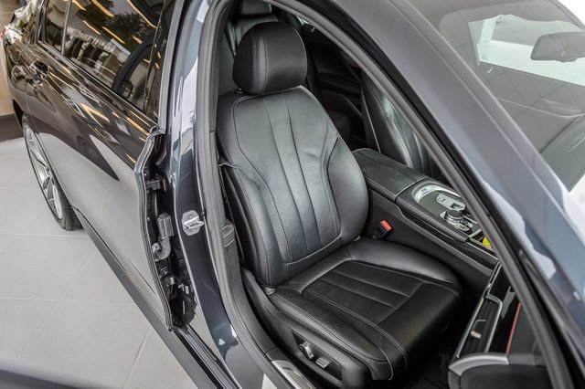 Used 2019 BMW 740i w/ M Sport Package RWD image 47