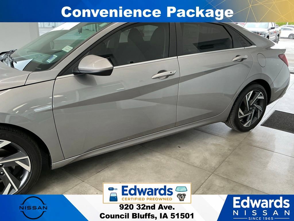 Used 2024 Hyundai Elantra SEL w/ Convenience Package FWD image 5
