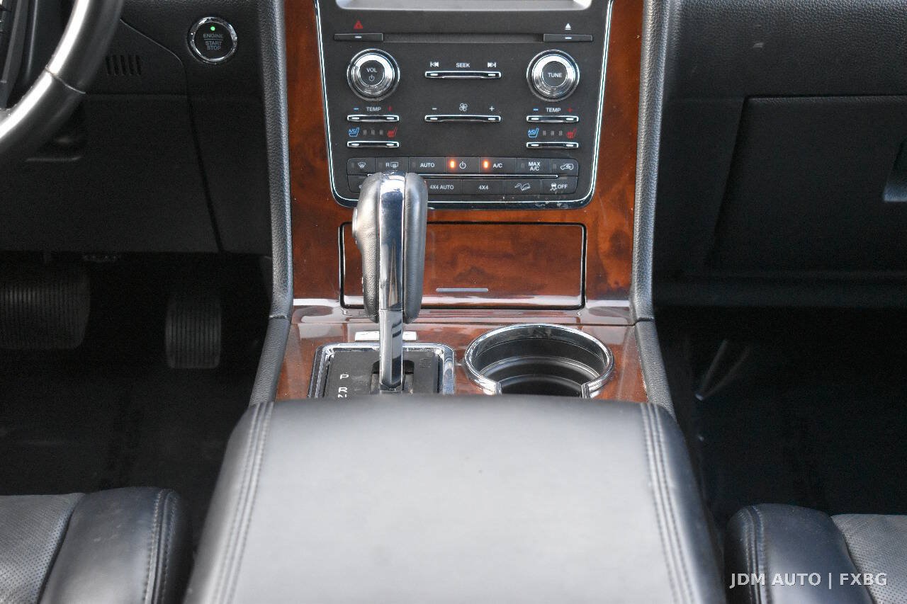 Used 2017 Lincoln Navigator Select AWD/4WD image 29