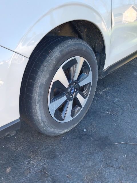 Used 2018 Subaru Forester 2.5i Premium w/ All-Weather Package image 9