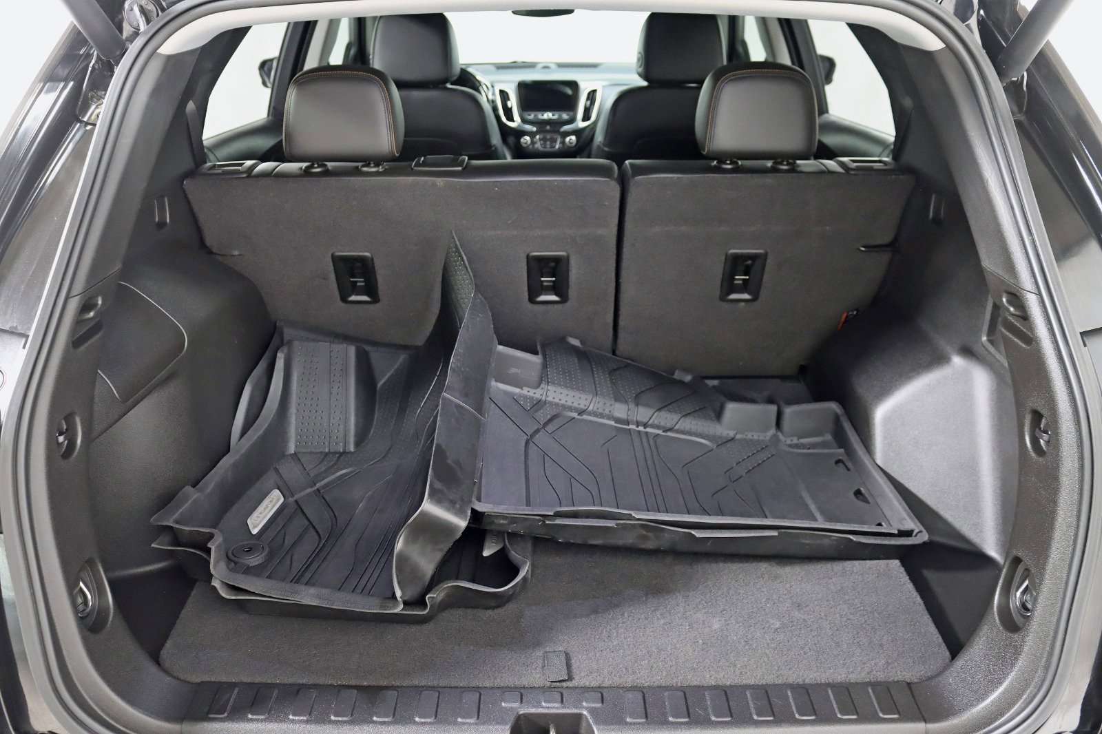 Used 2021 Chevrolet Equinox Premier w/ Redline Edition image 32