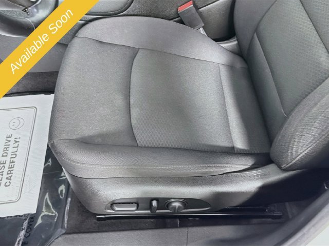 Used 2017 Chevrolet Malibu LT FWD image 18