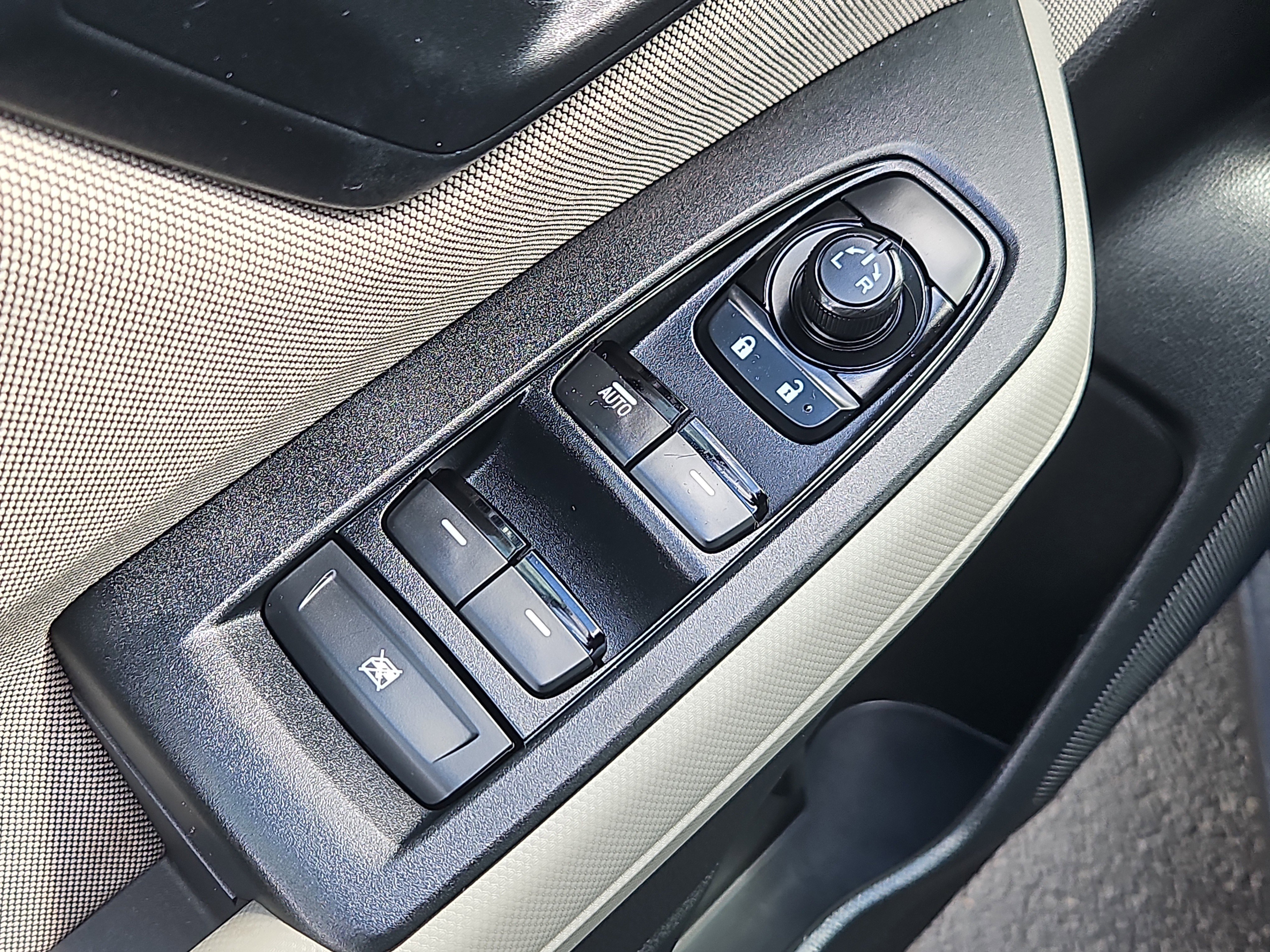 Certified 2025 Subaru Forester AWD/4WD image 13