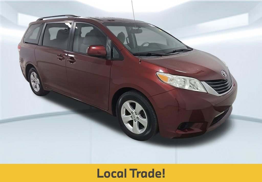 Used 2014 Toyota Sienna LE FWD image 6