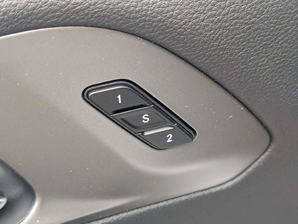 New 2027 Chrysler Pacifica Select FWD image 10