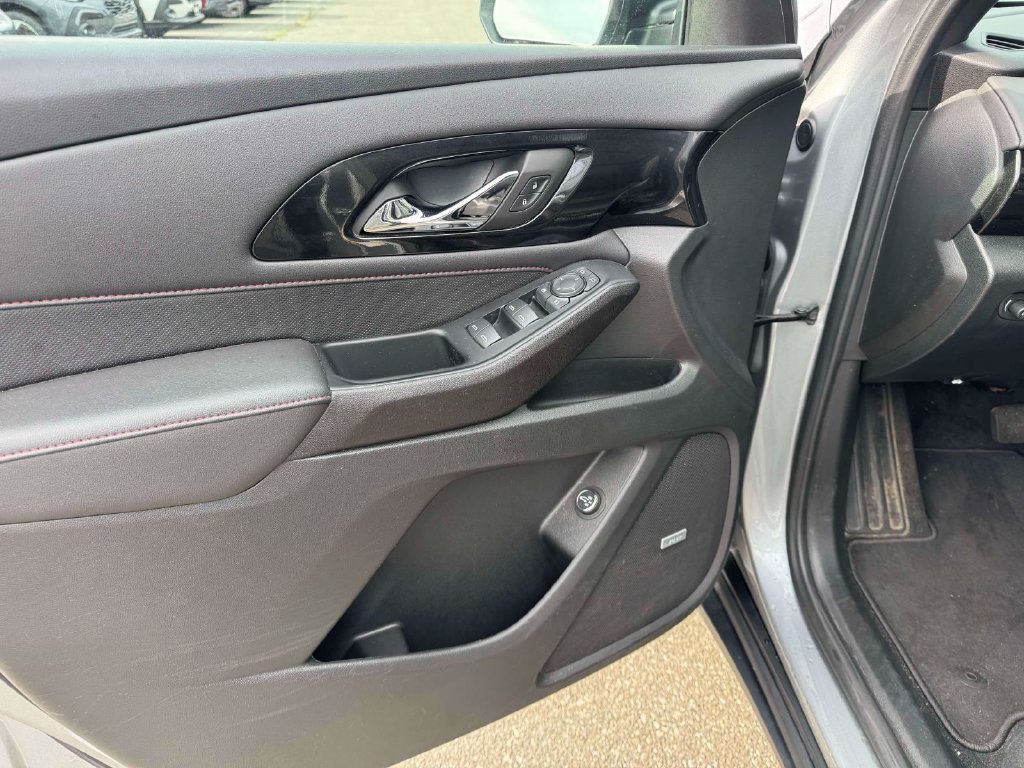 Used 2023 Chevrolet Traverse RS AWD/4WD image 18