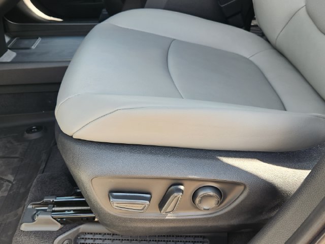 New 2026 Toyota Sienna XLE FWD image 18