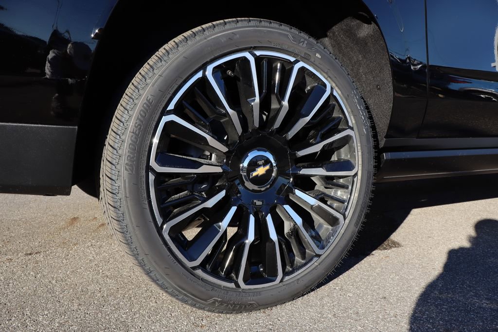 New 2026 Chevrolet Suburban High Country image 40