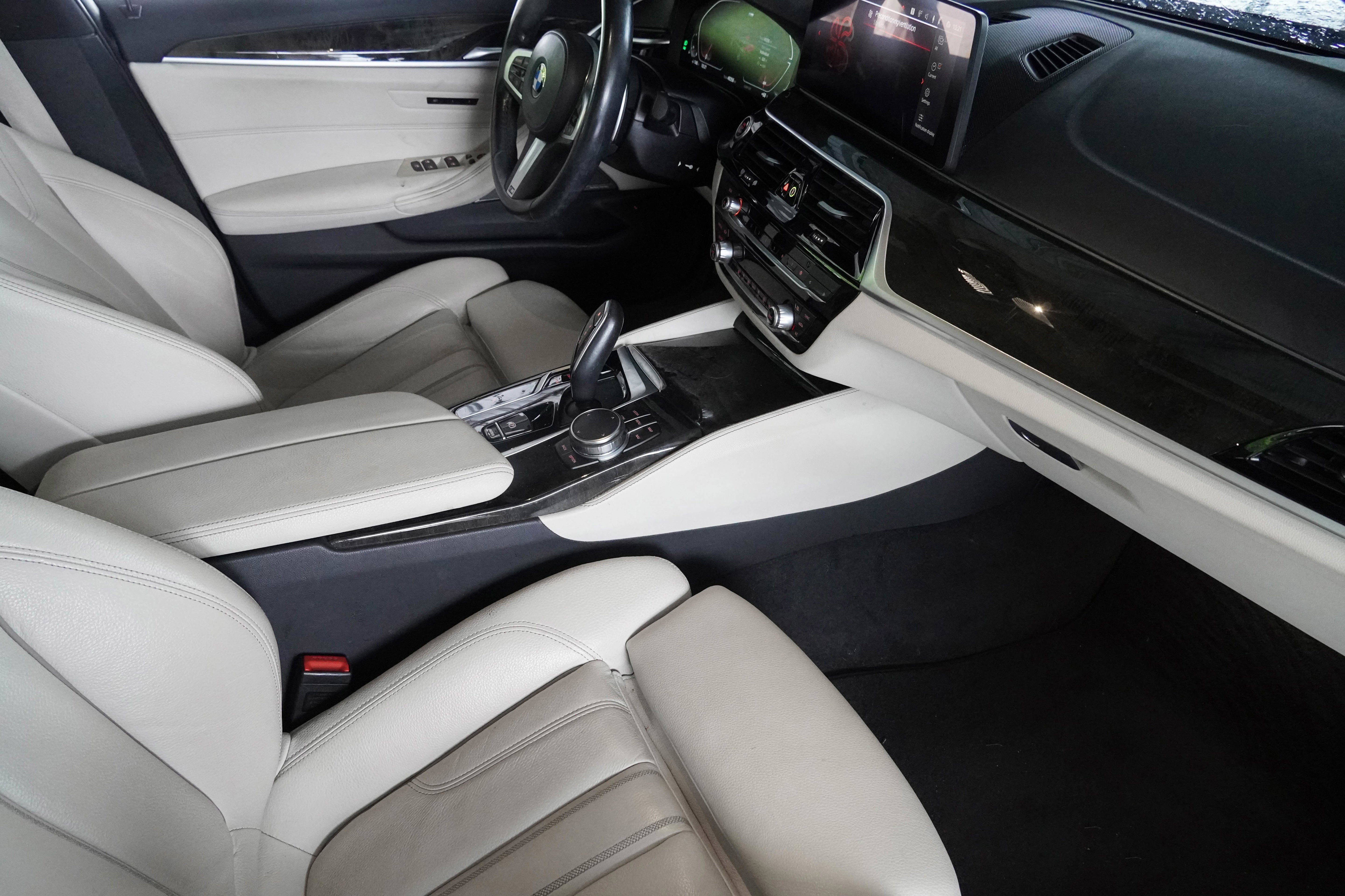 Certified 2023 BMW 540i w/ M Sport Package RWD image 10