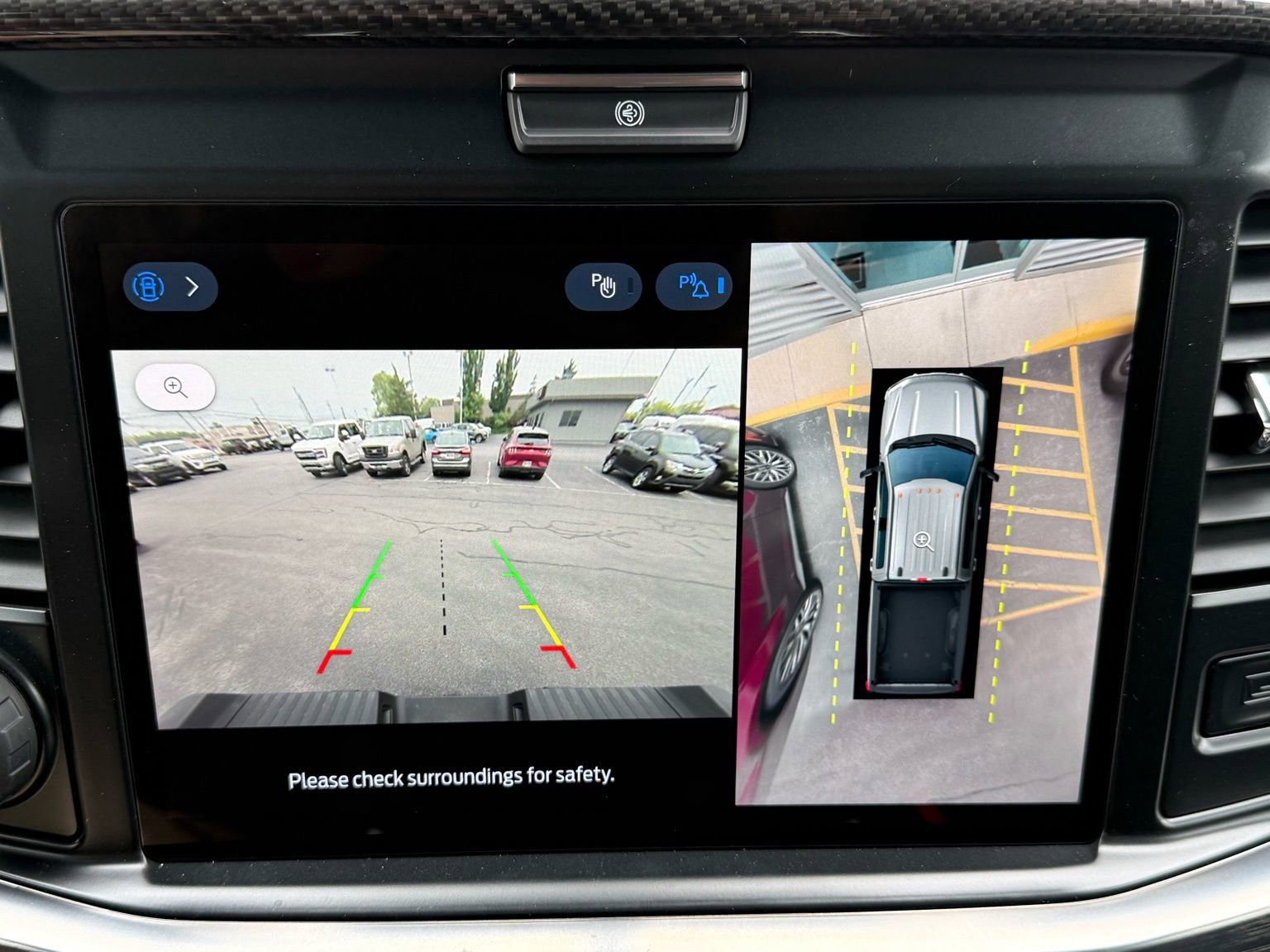 New 2026 Ford F250 Lariat w/ Black Appearance Package image 39