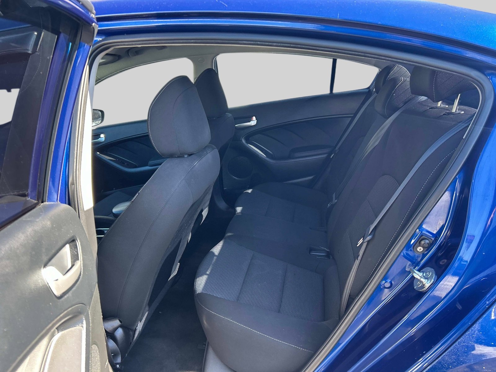 Used 2018 Kia Forte LX image 11