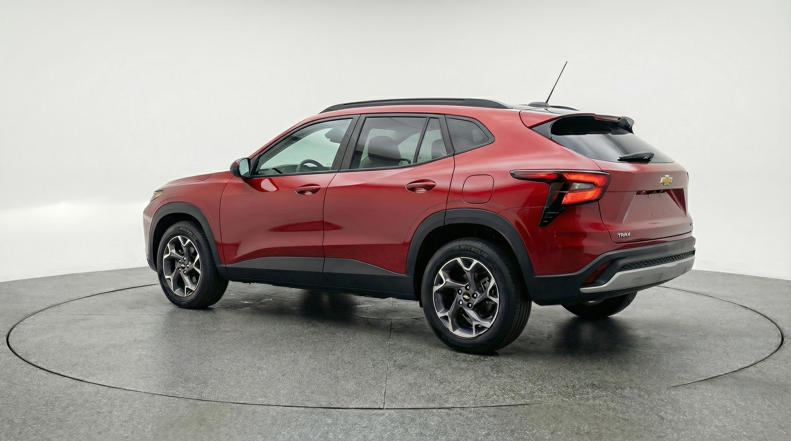 Used 2025 Chevrolet Trax LT image 6