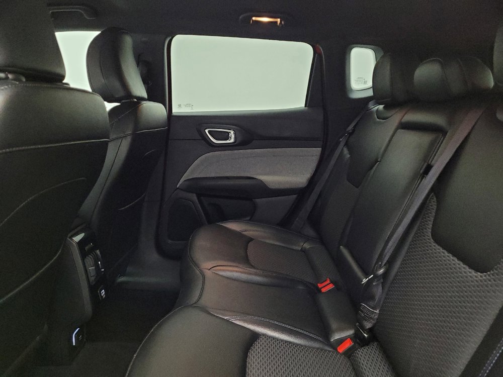 Used 2024 Jeep Compass Latitude image 18