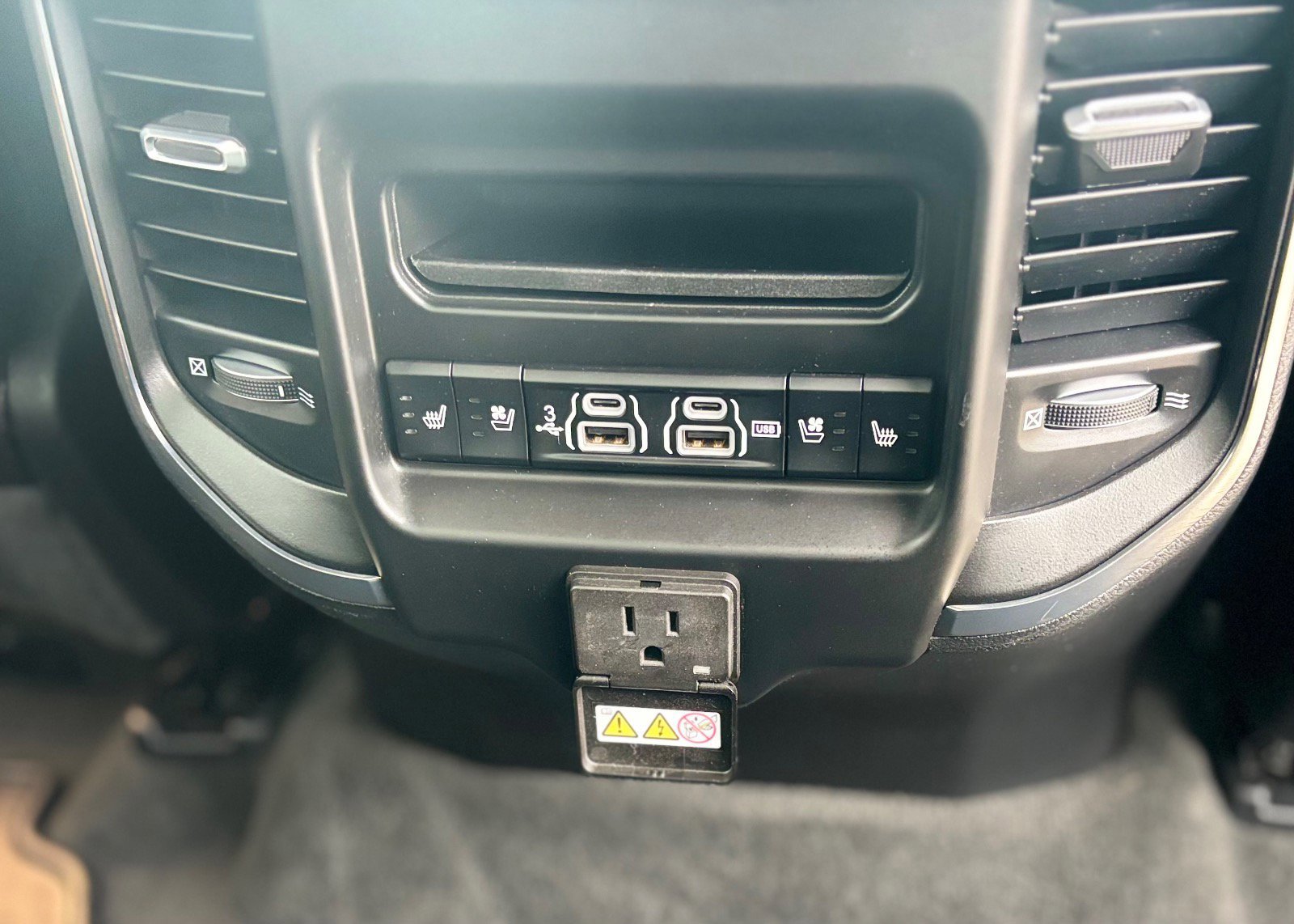 Used 2020 RAM 1500 Limited image 25