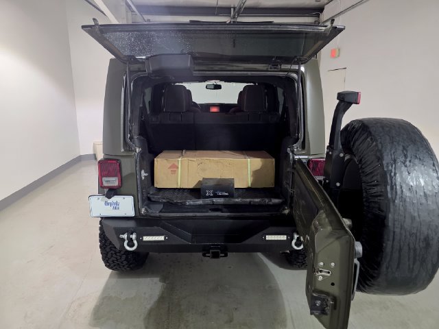 Used 2015 Jeep Wrangler Unlimited Rubicon w/ Max Tow Package AWD/4WD image 8
