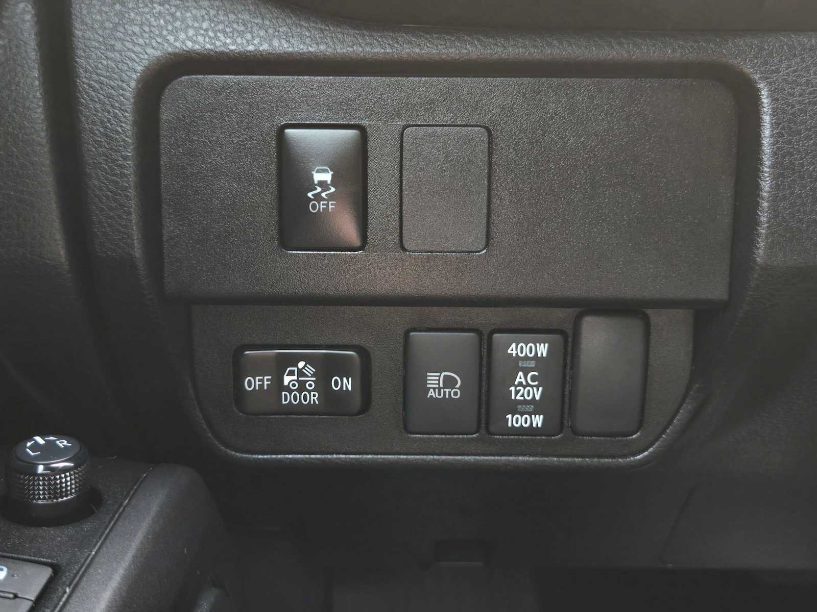 Used 2022 Toyota Tacoma TRD Off-Road w/ Technology Package AWD/4WD image 33